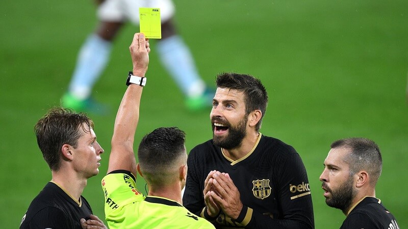 Một số trường hợp tẩy thẻ trong bóng đá: Sevilla Gerard Pique