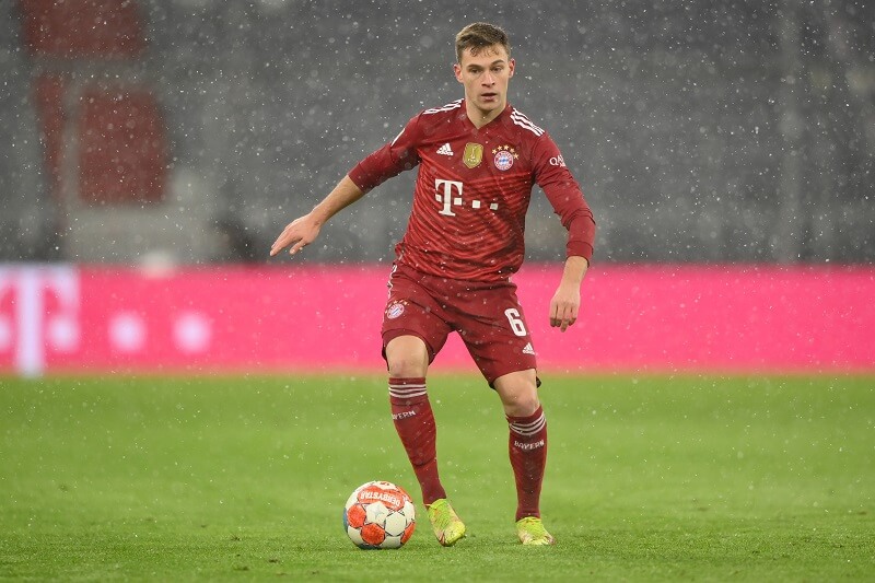 Tiền vệ hay nhất thế giới: Joshua Kimmich (Bayern Munich)