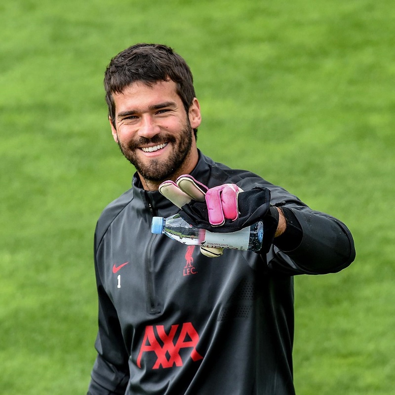 hình nền Alisson Becker vui vẻ chào nhm