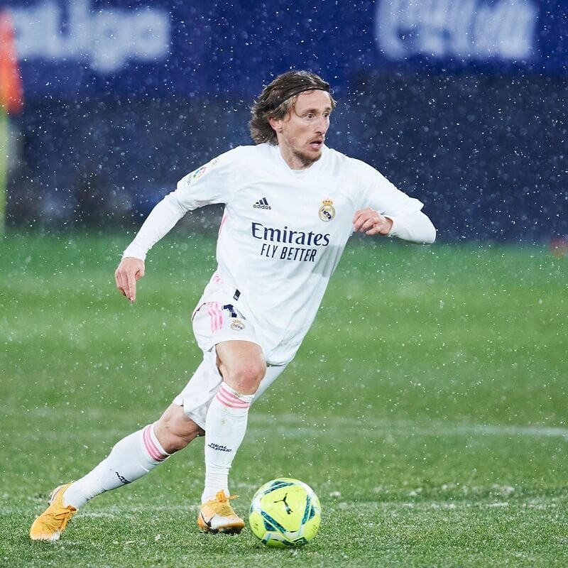 hình nền Luka Modrić rê bóng