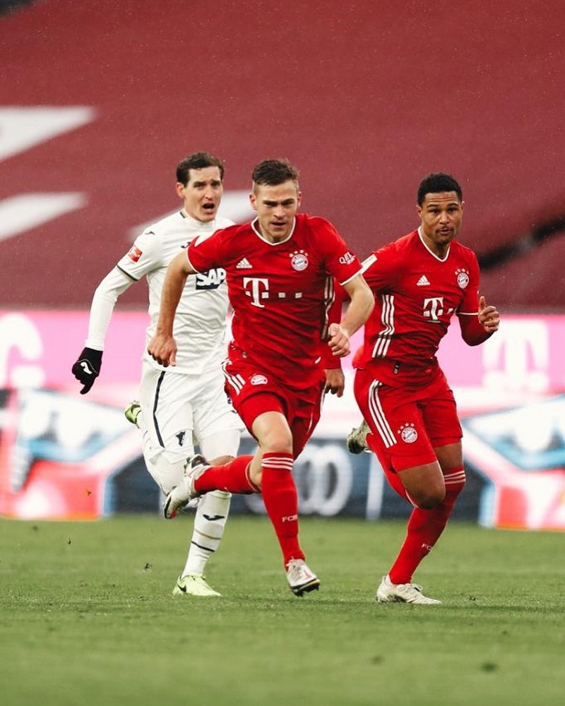 hình nền Joshua Kimmich dẫn bóng