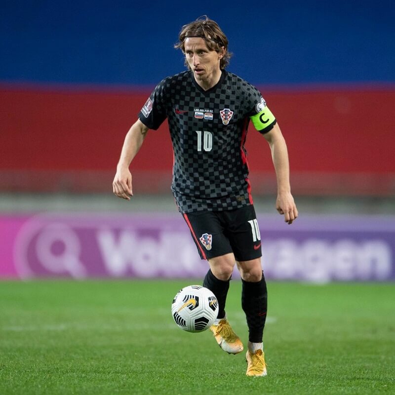 hình nền Luka Modrić rê bóng