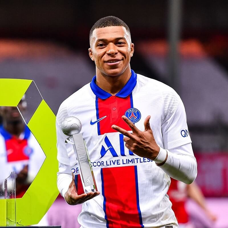 hình nền Kylian Mbappé nhận giải