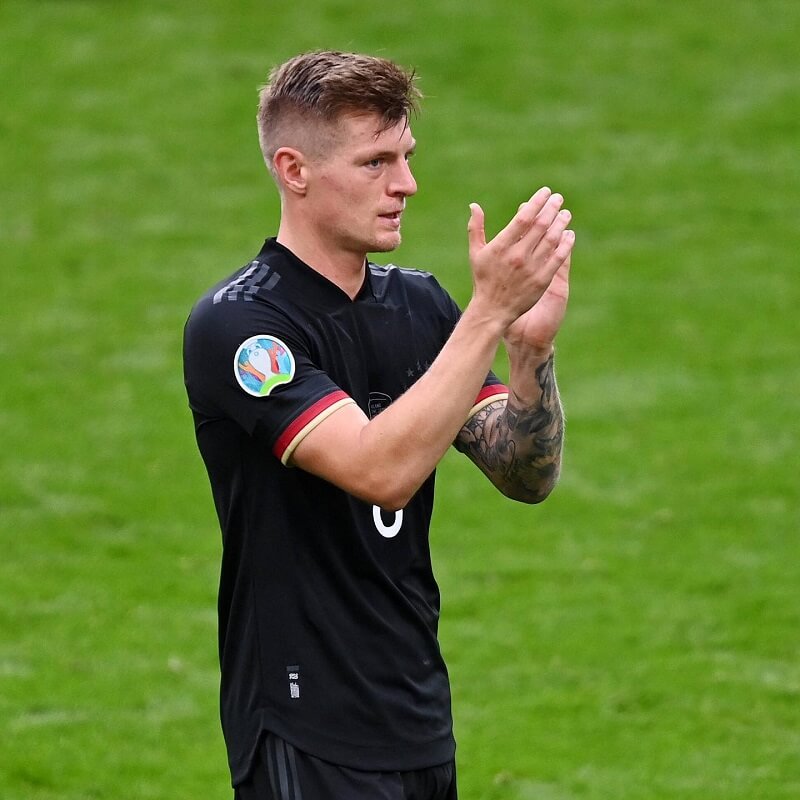 hình nền Toni Kroos ăn mừng