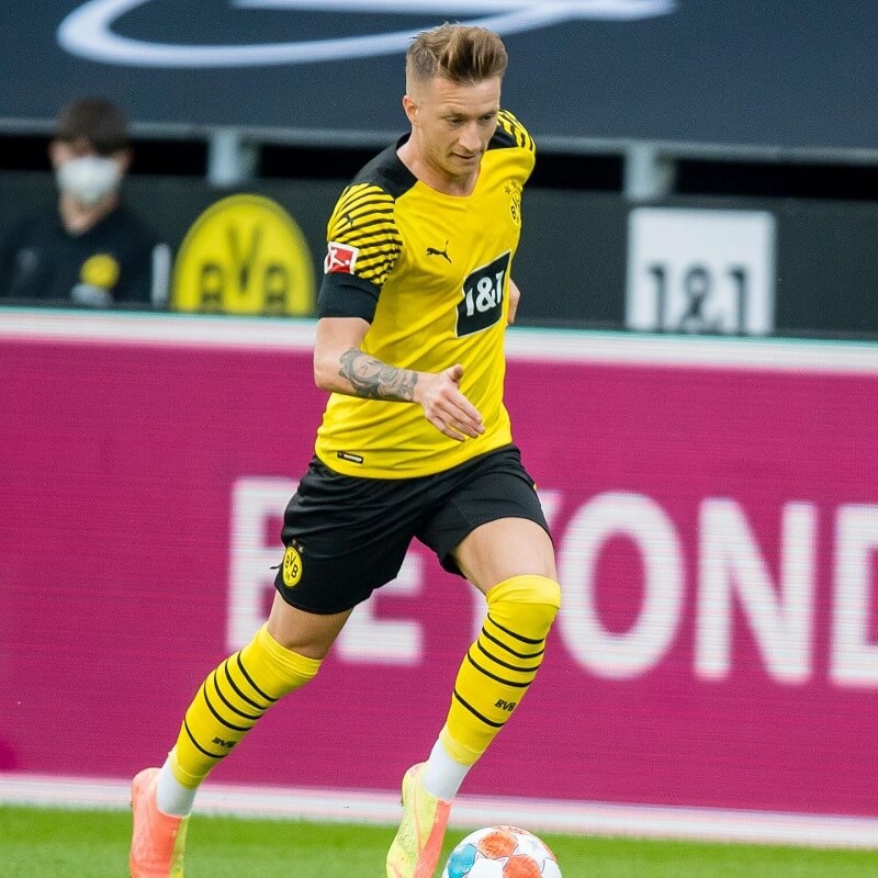 hình nền Marco Reus dắt bóng