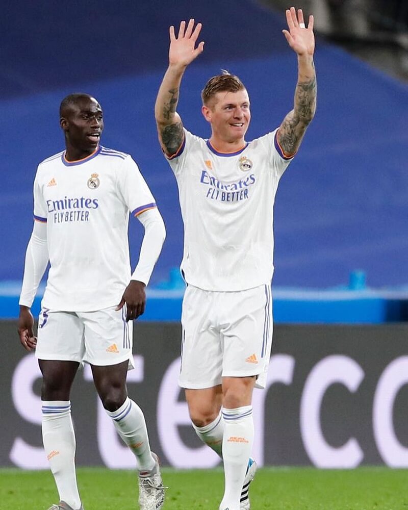 hình nền Toni Kroos ăn mừng