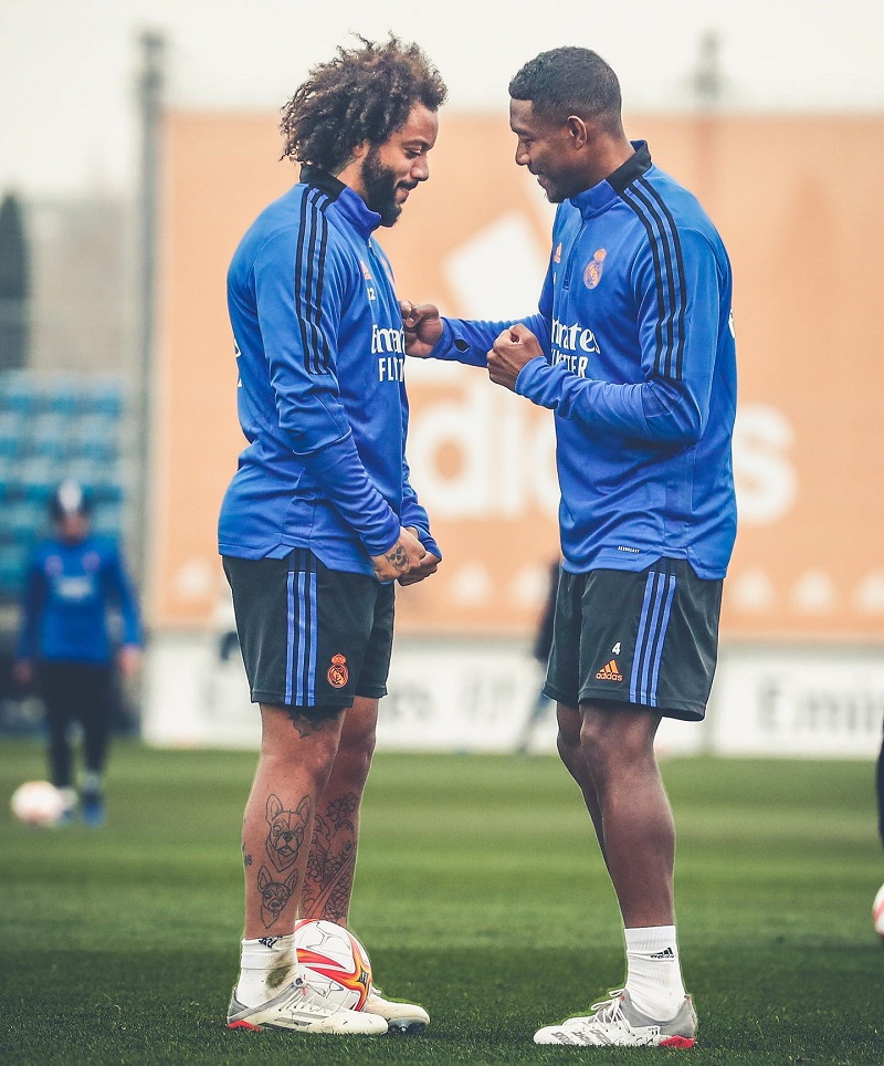 hình nền David Alaba cùng đồng đội cũ marcelo