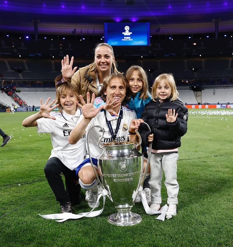 hình nền Luka Modrić cùng gia đình