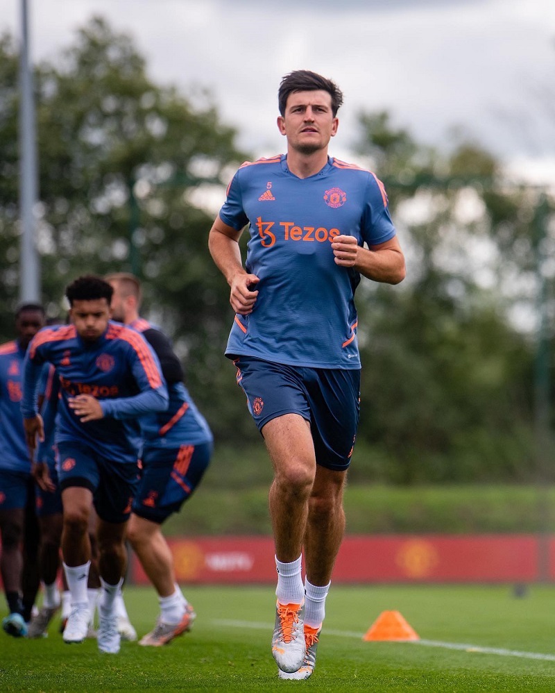 hình nền Harry Maguire ở sân tập