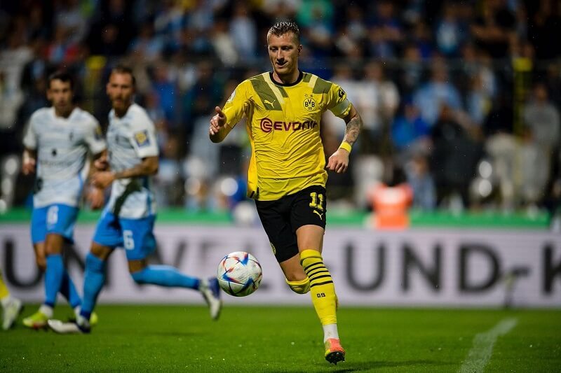 hình nền Marco Reus dắt bóng