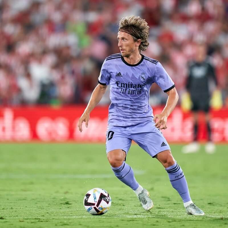 hình nền Luka Modrić dẫn bóng