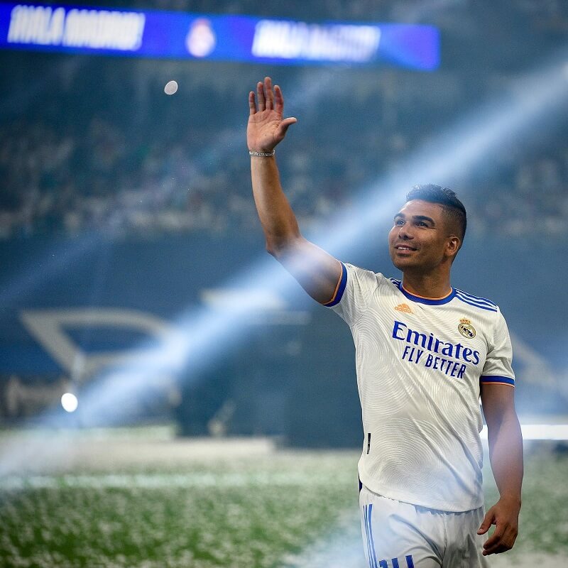 hình nền Casemiro trong màu áo real