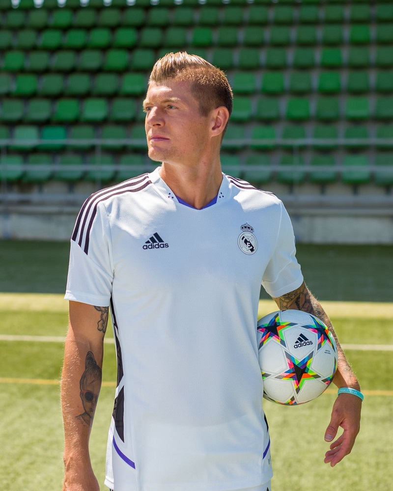 hình nền Toni Kroos luyện tập