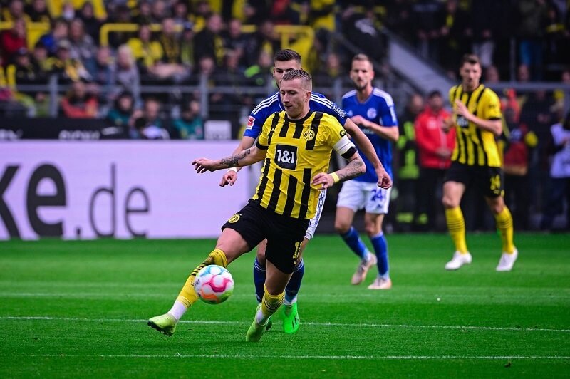 hình nền Marco Reus dẫn bóng