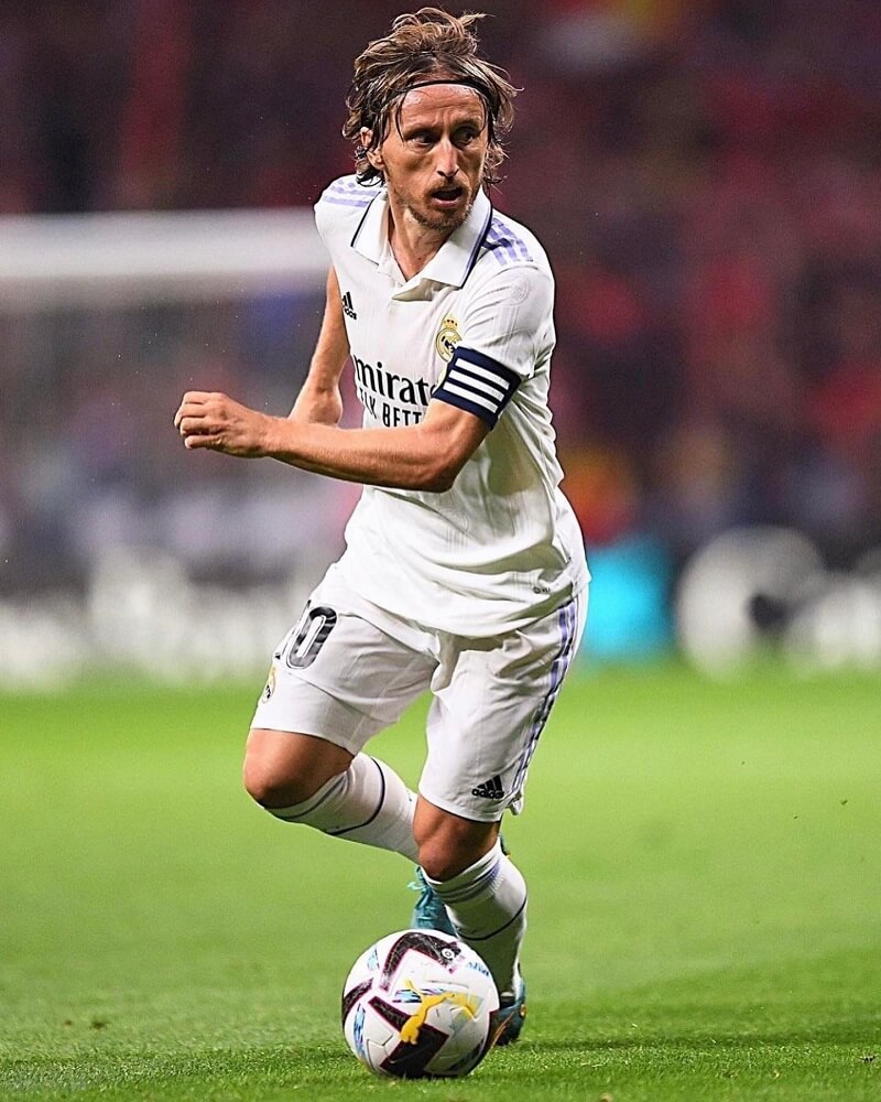 hình nền Luka Modrić dẫn bóng