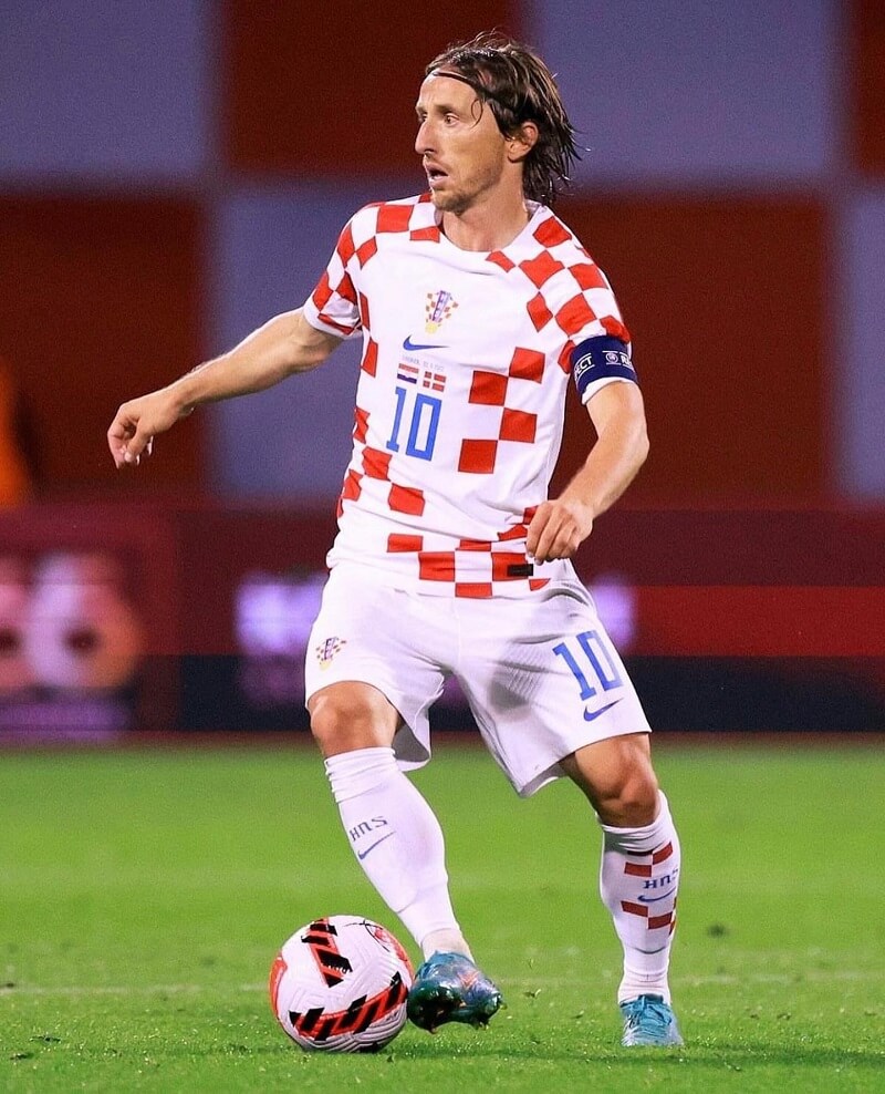 hình nền Luka Modrić rê bóng