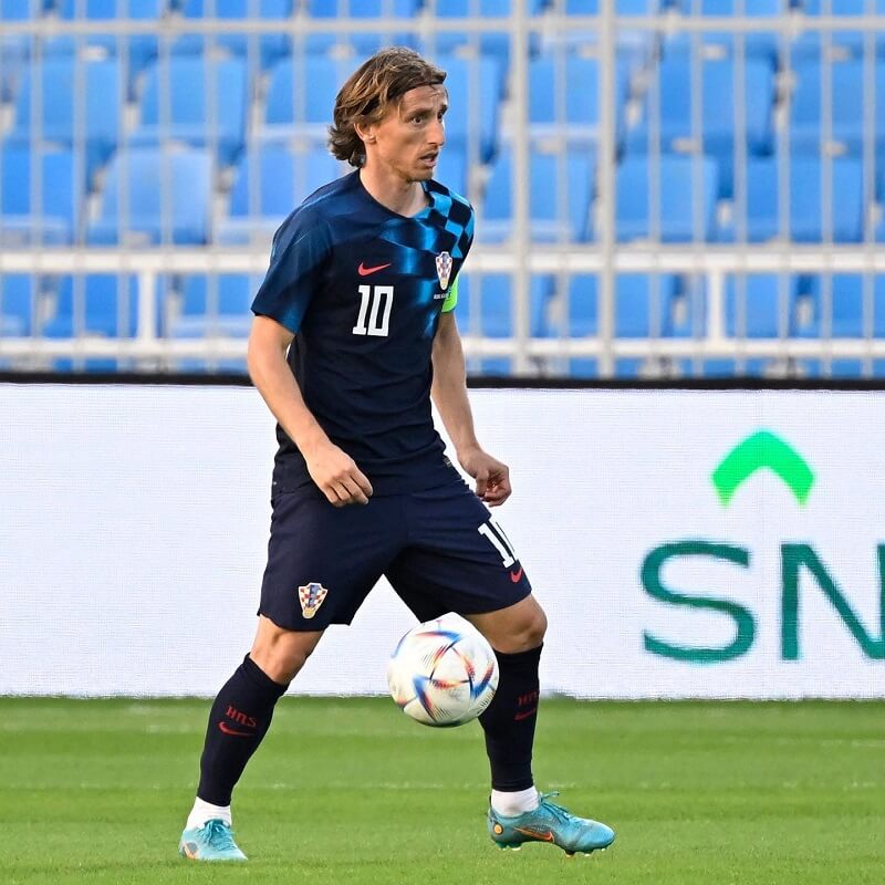 hình nền Luka Modrić dẫn bóng