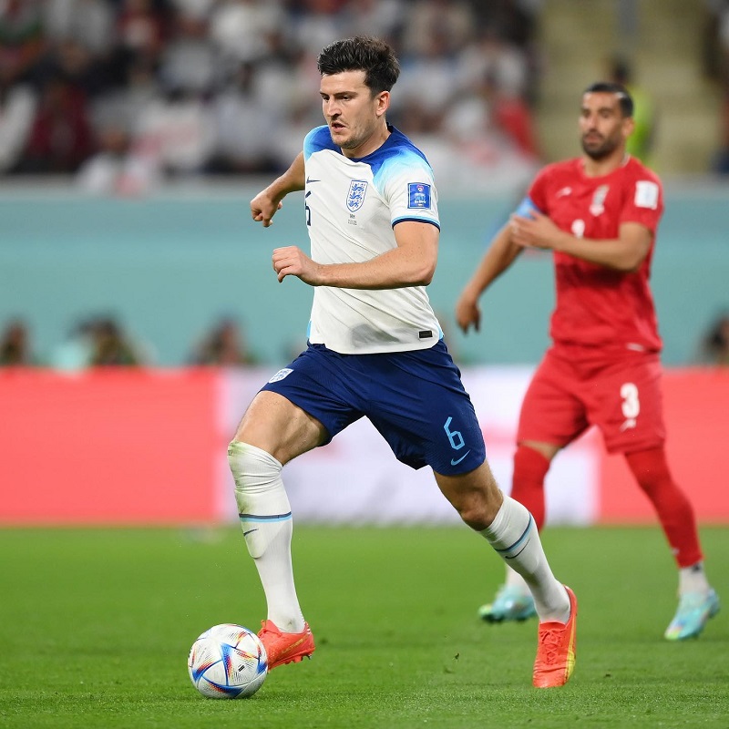 hình nền Harry Maguire rê bóng