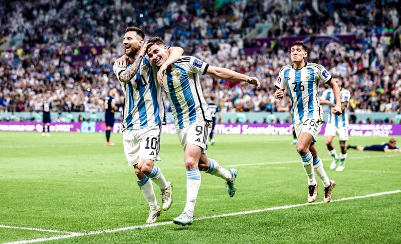 hình nền Julián Álvarez cùng đồng đội messi