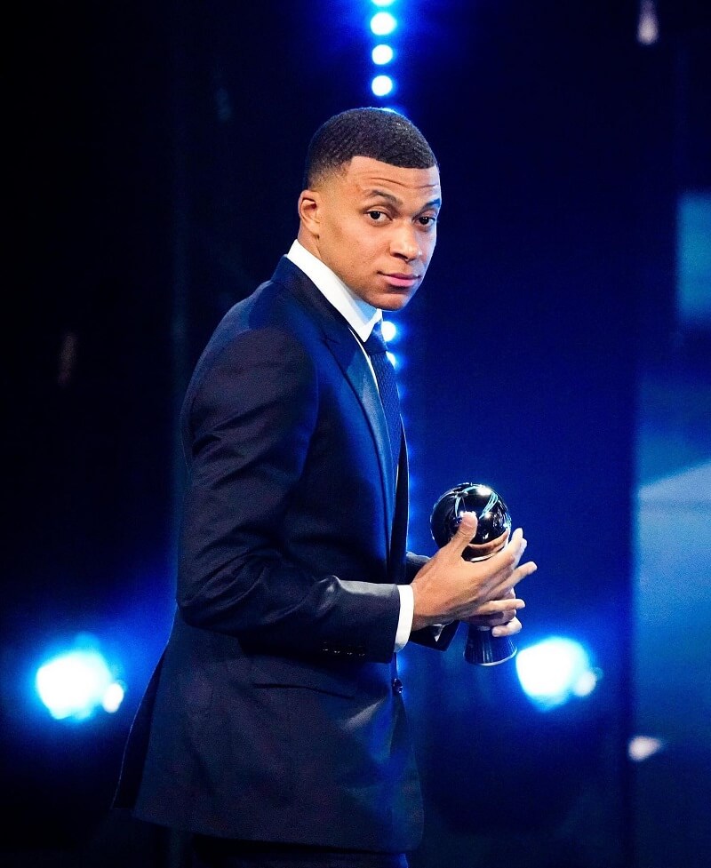 hình nền Kylian Mbappé 10