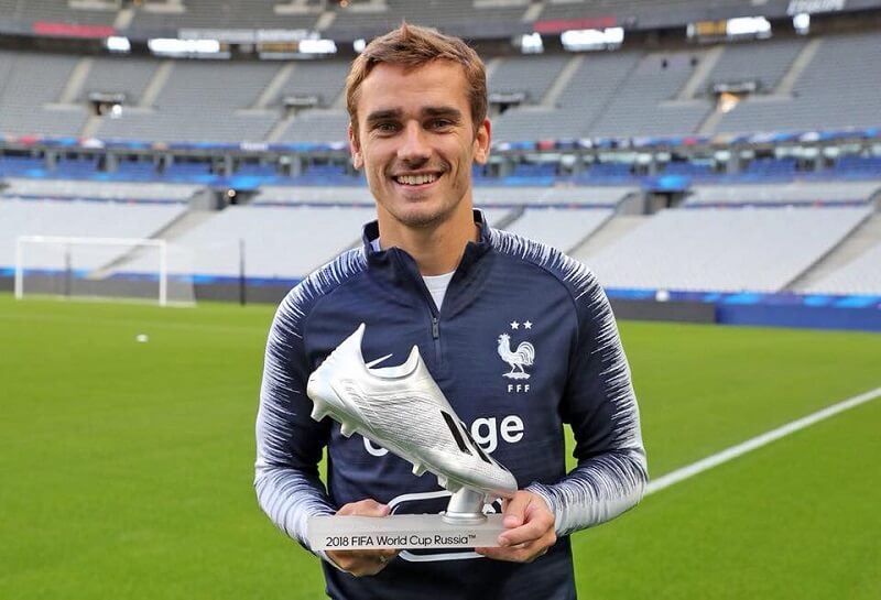 hình nền Griezmann cùng giày bạc