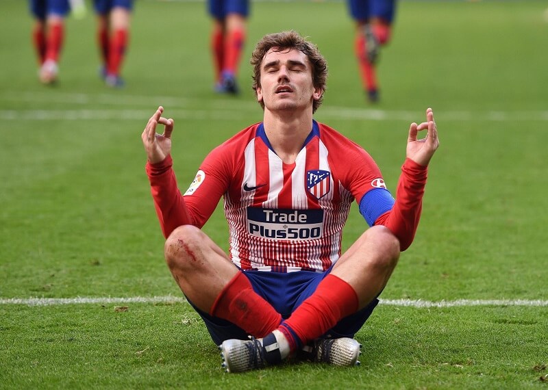 hình nền Griezmann ngồi thiền